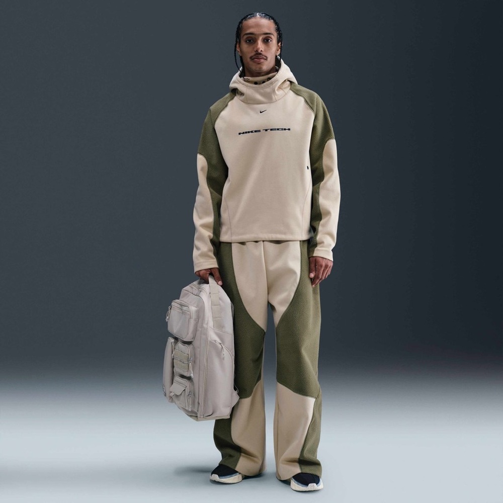 🌵NWT Nike Tech Boreas Oversized Hoodie Desert Khaki /Olive Size Large🐫